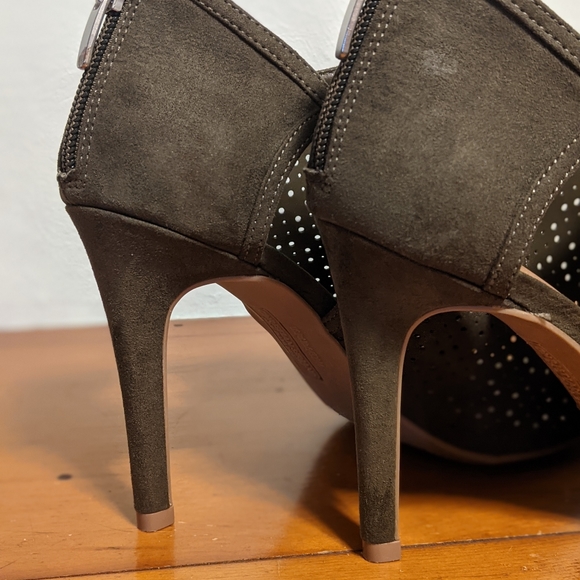 Christian Siriano for Payless Heels - Picture 4 of 9